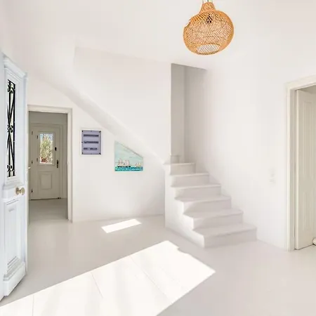 And Seas: Zeos Holiday home